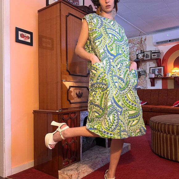 1960s mod pocket dress with a funky lime green and blue print and metal zip! - Picture 1 of 13
